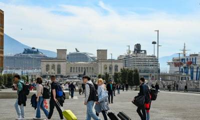 Pasqua a Napoli: l'assenza dei turisti stranieri fa spazio agli italiani