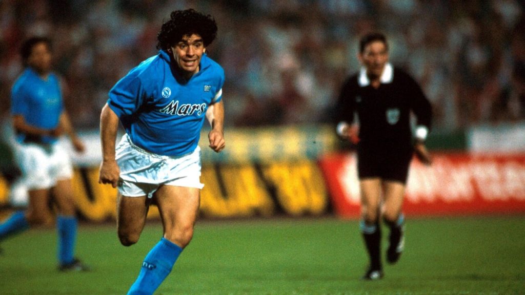 Maradona oggi: 4 gol e 3 espulsioni? Ecco perché il calcio è cambiato