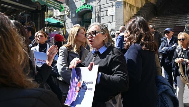 Napoli e Roma: quando la violenza dei giovani diventa una guerra in strada