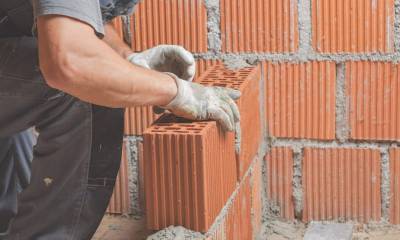 Giugliano: chi paga per le scelte sbagliate? Arresto shock e questione dimora