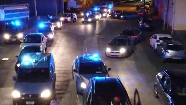 Napoli: sicurezza a rischio tra rapine e volti noti