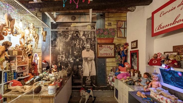 Il viaggio dell’Ospedale delle Bambole: Napoli conquista il MoMa, ma a che prezzo?