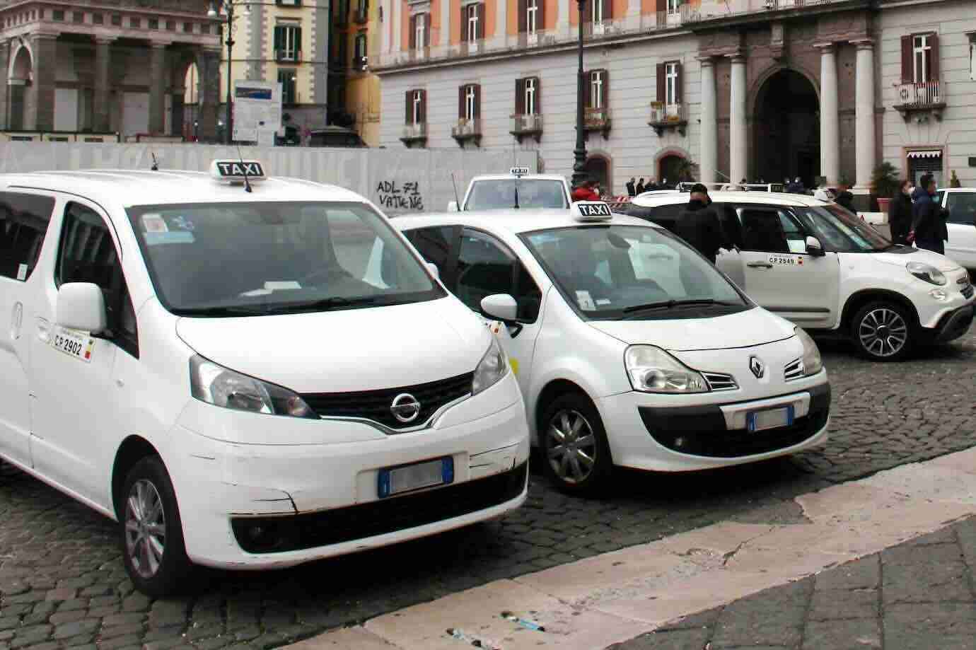 Napoli, ZTL Dante: il prefetto interviene e chiama Manfredi per una nuova sperimentazione