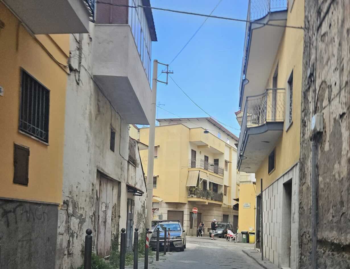 Arzano, commercianti temono il ritorno del pizzo: “La paura è tornata nel quartiere”
