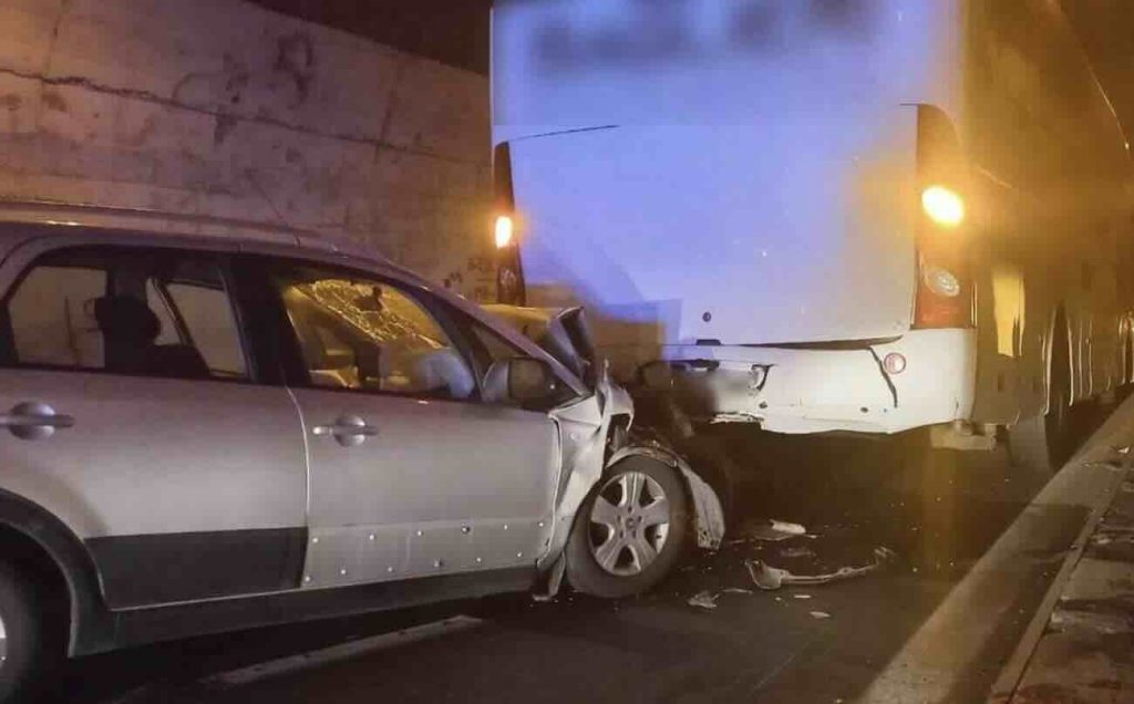 Tragedia dopo il concerto di Geolier: papà perde la vita, grave la figlia a bordo del bus