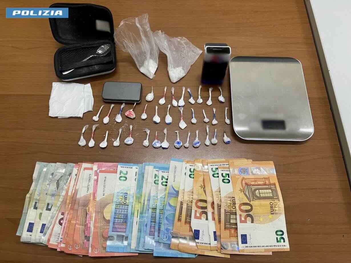 Casoria, spaccio in casa: arrestato un 47enne nonostante i domiciliari
