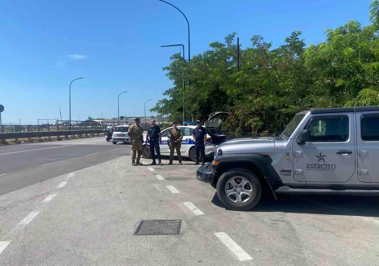 Casoria, scoperto in possesso di 15 pannelli di amianto: scatta il sequestro e la denuncia
