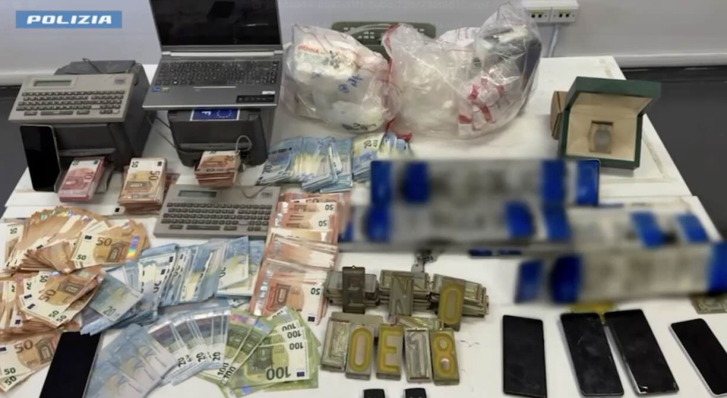 Falsari del web: arrestato a Pozzuoli il noto truffatore «mago» della rete