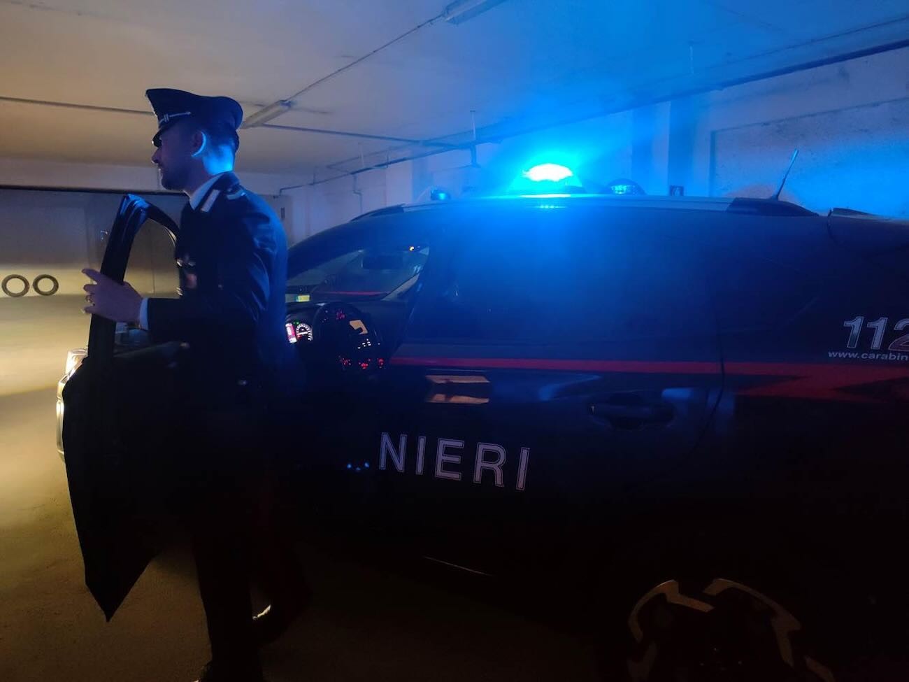 Cesa, lite condominiale sfocia nella violenza: un uomo arrestato e due feriti