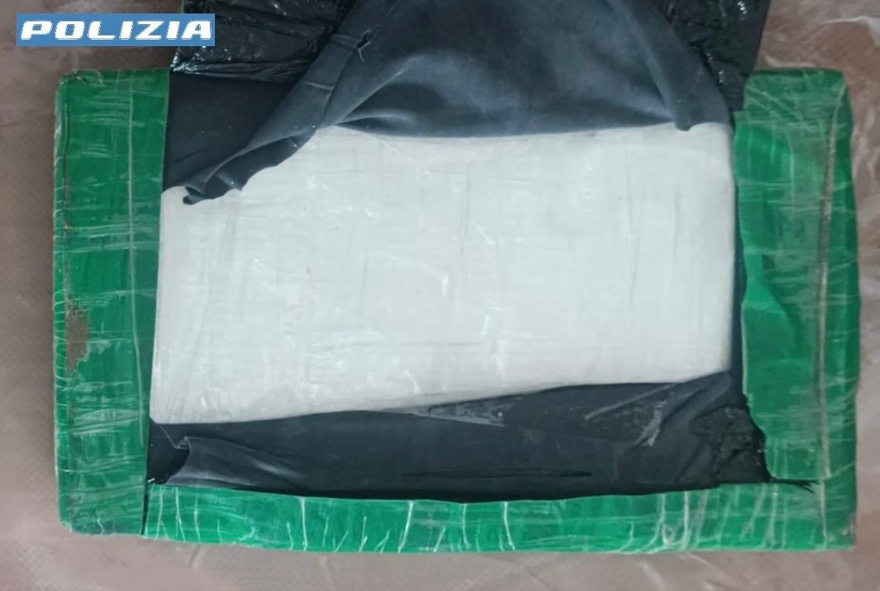 Cocaina al porto di Ischia: operazione dei carabinieri, arrestato un corriere