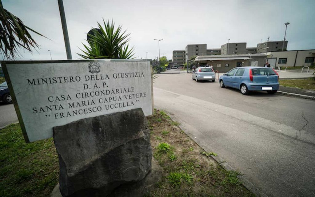 Arresti tra le forze dell’ordine a Napoli: poliziotti davanti al gip negano ogni colpa
