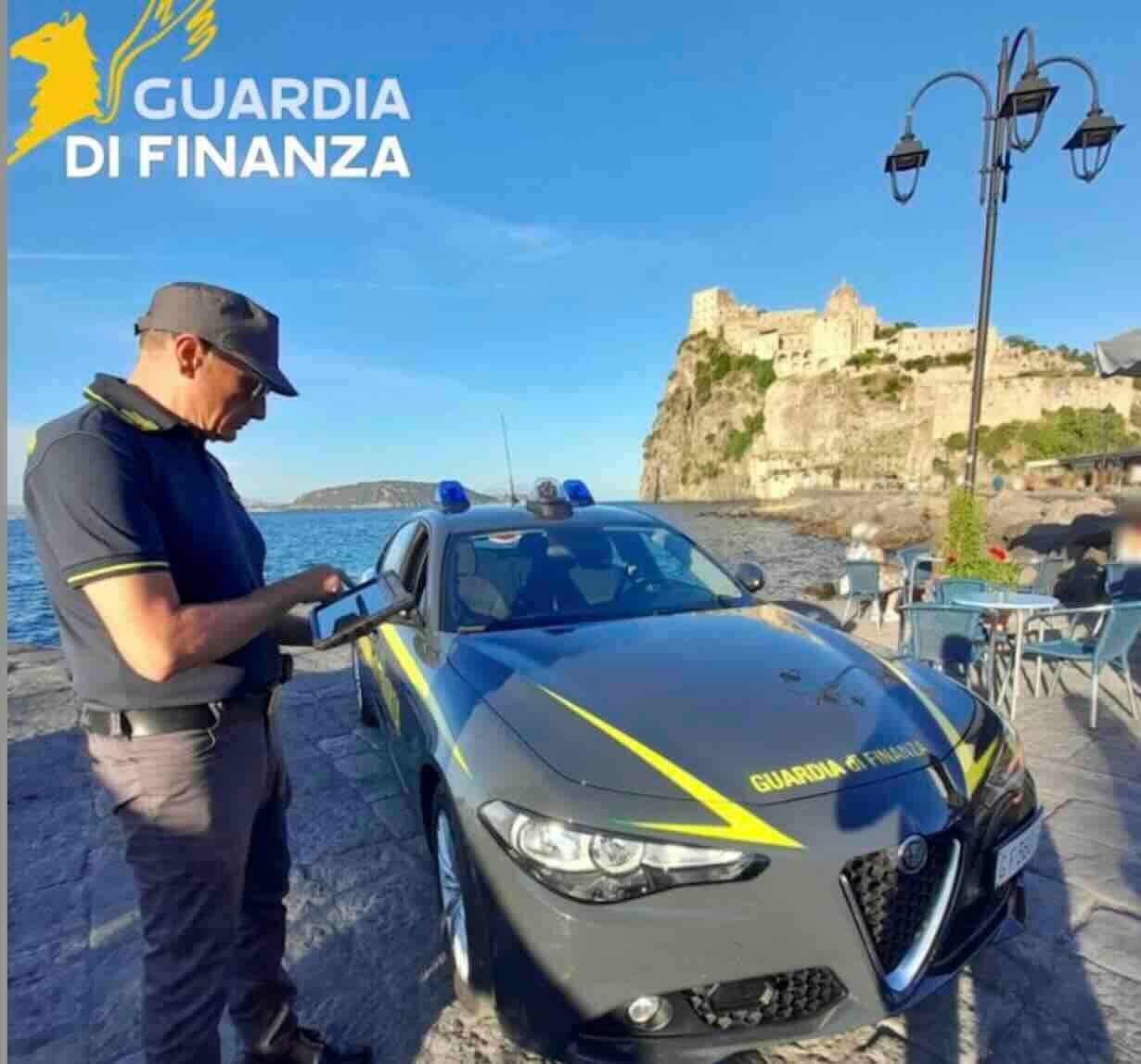 Ischia, una socia di maggioranza nel mirino: l’hotel trasformato in bancomat familiare