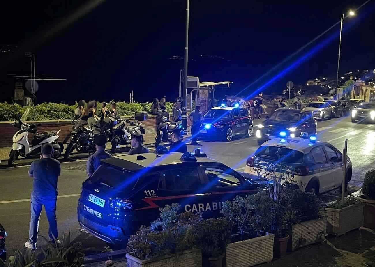 Vomero in fermento: controlli severi sulla movida, sette auto rimosse in un solo colpo