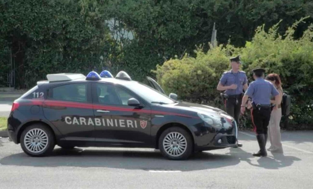 Lite per una donna contesa: un napoletano morto travolto da un’auto, fermato il sospetto 31enne