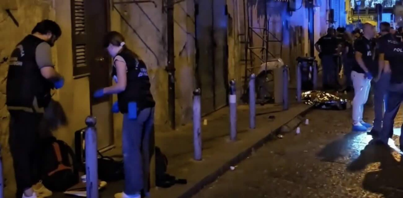 Antonio Mauro, sfuggito alla morte nel 2007, ora è di nuovo nel mirino: la città trema per il killer in fuga.
