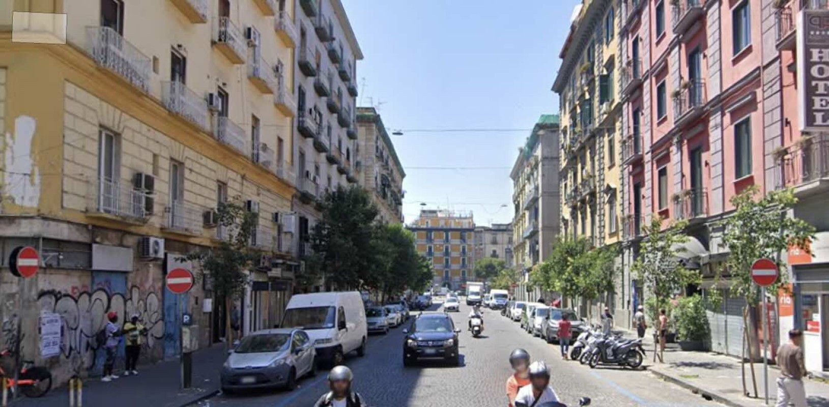 Napoli, ladro sorpreso mentre scappa con un monitor: arrestato dai Carabinieri!