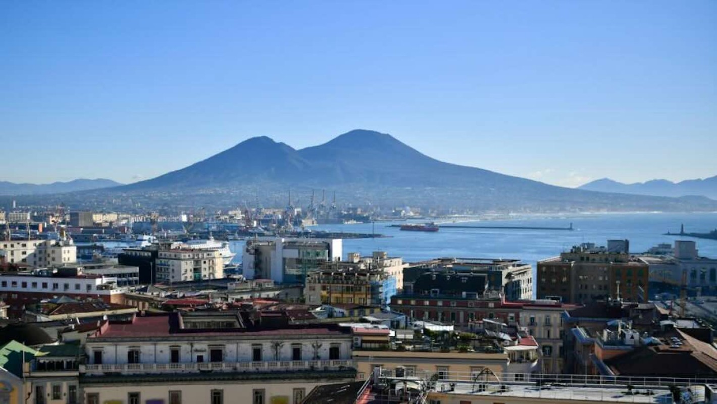 Napoli alla ribalta: 132 lettere d’amore celebrano la bellezza della città nel premio internazionale