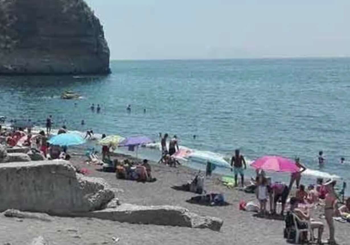 Pietrarsa, scatta il divieto di balneazione: cittadini preoccupati per la sicurezza in mare
