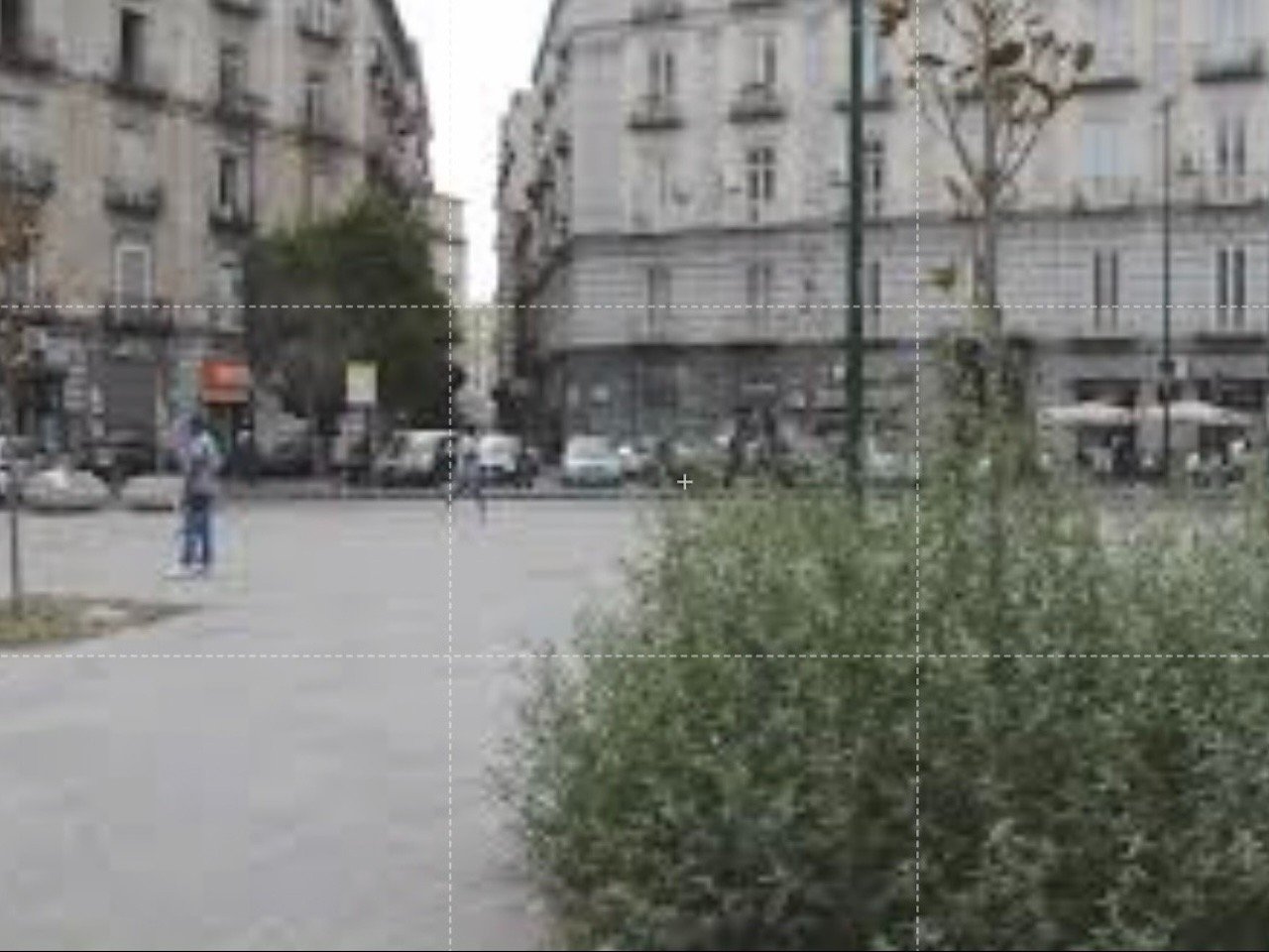 Napoli, scippo in piazza Principe Umberto: passanti bloccano un ladro di 21 anni