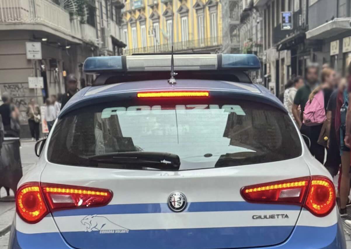 Napoli, blitz straordinario tra Porta Nolana e Chiaia: multe e controlli a tappeto per i trasgressori