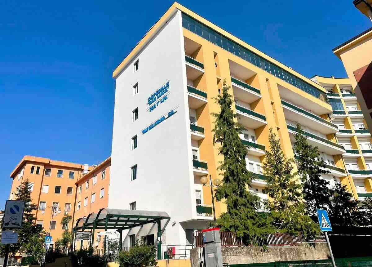 Tragedia nel Cilento: operaio scoperto senza vita nella piscina di un agriturismo
