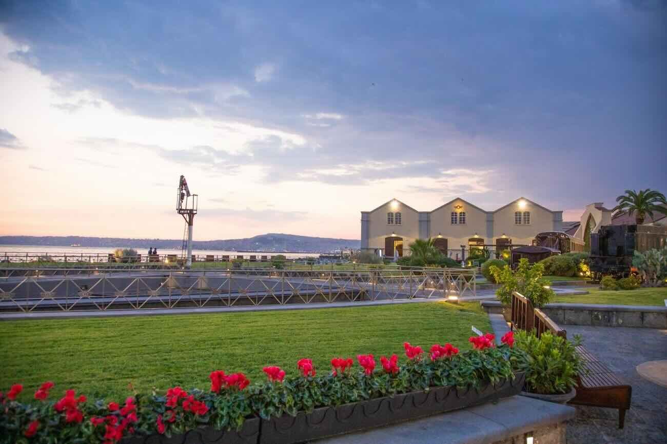 Pietrarsa, il museo si illumina con Binario Rosa: sei eventi dedicati alle donne per un’estate indimenticabile