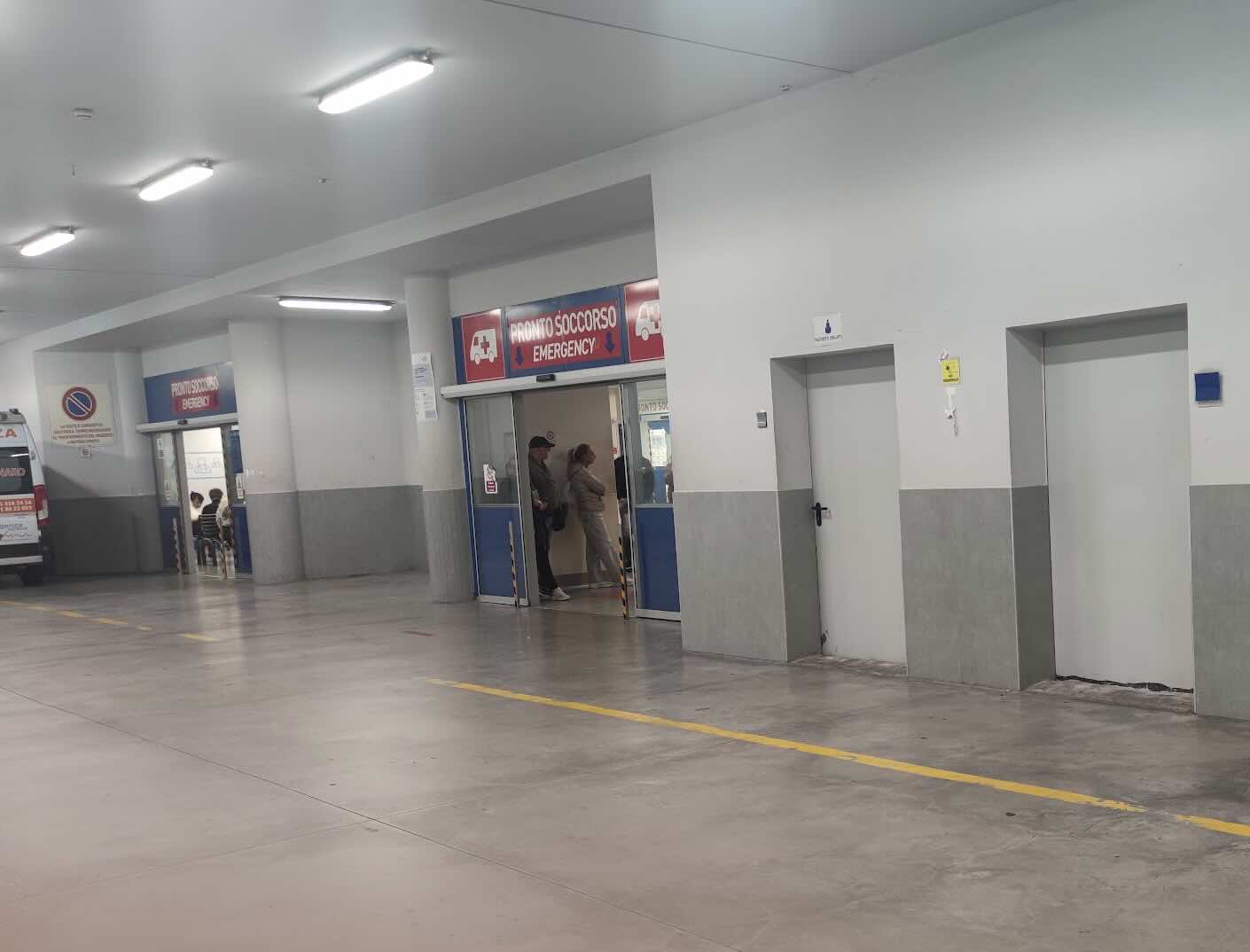 Sparatoria a Napoli: giovane colpita da pistola tra Barra e San Giovanni, l’impatto sulle famiglie locali
