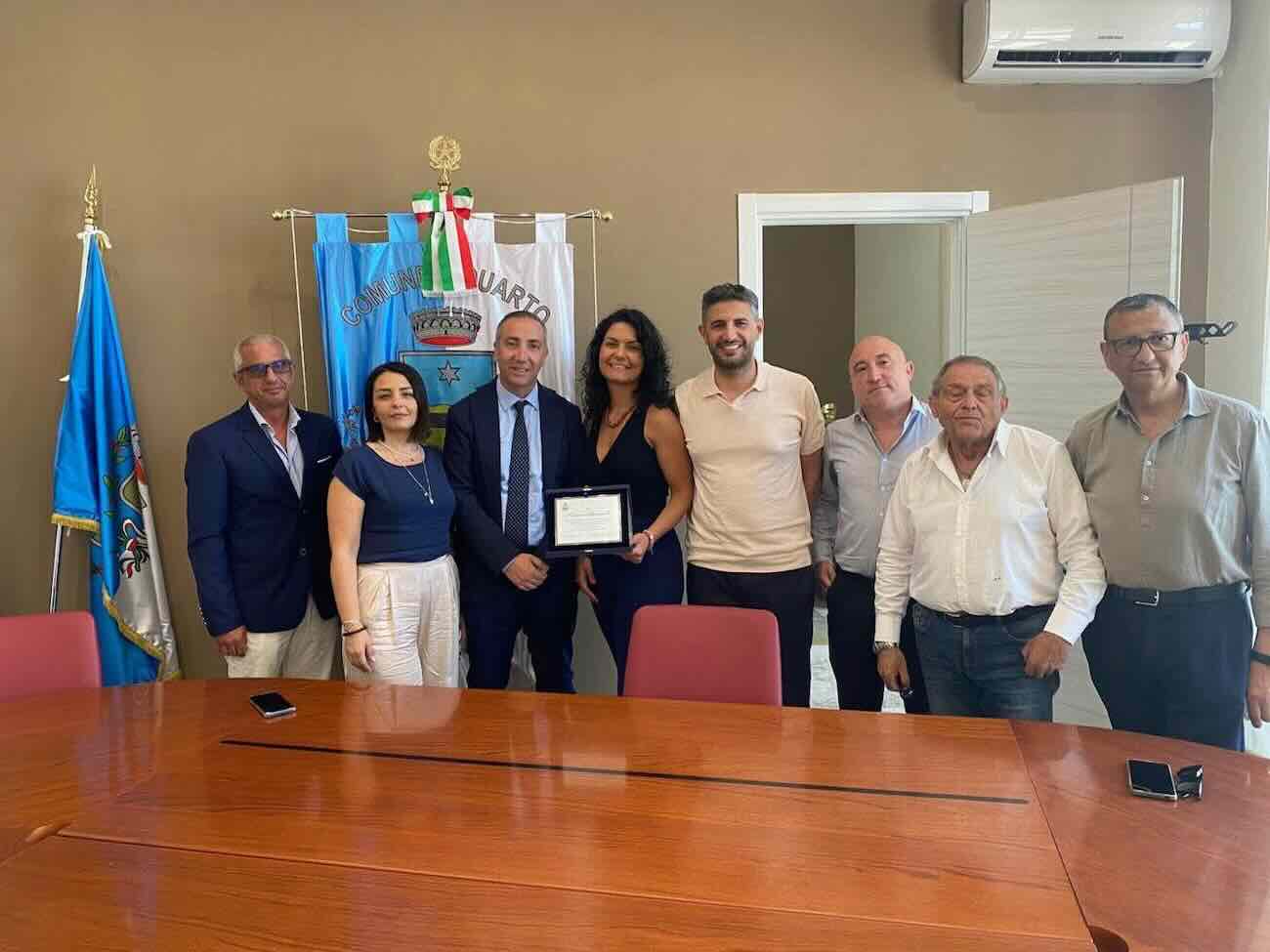 Infermiera di Quarto riceve un premio per il salvataggio eroico durante una partita di padel