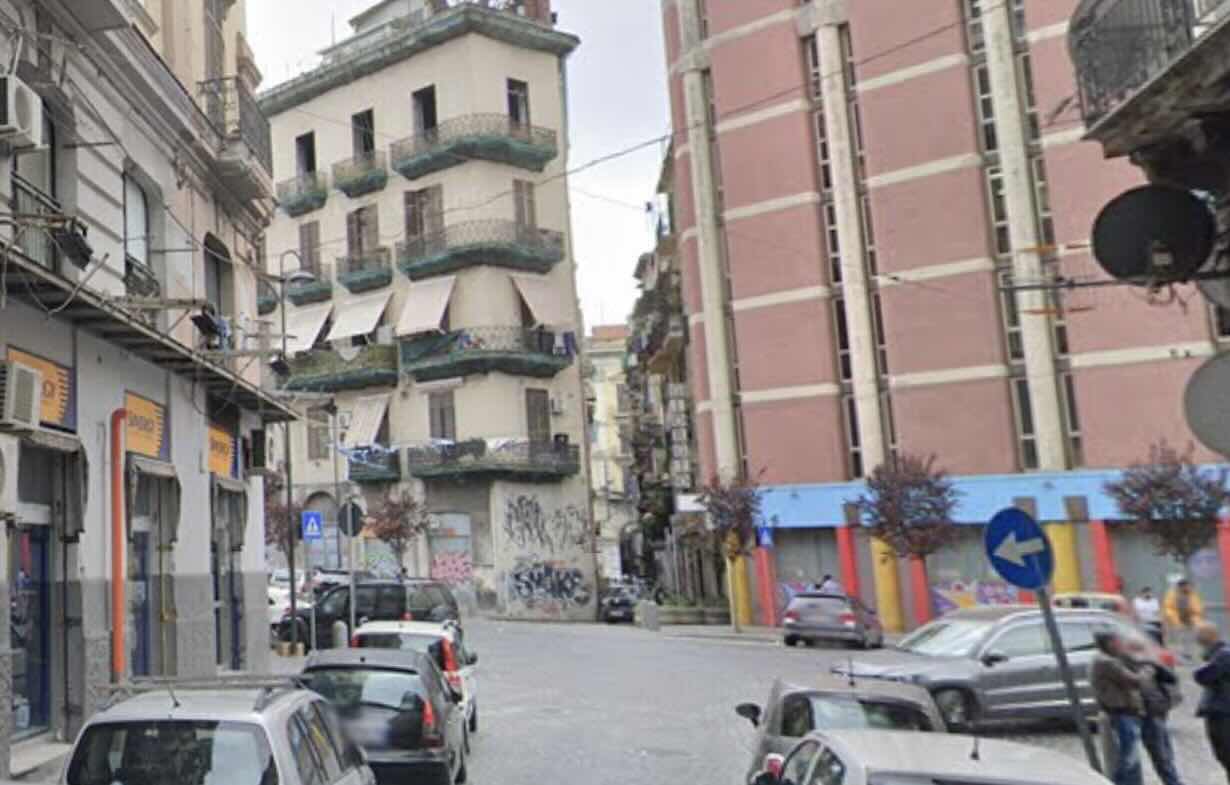 Napoli, blitz contro lo spaccio: fermato un 45enne nel centro cittadino