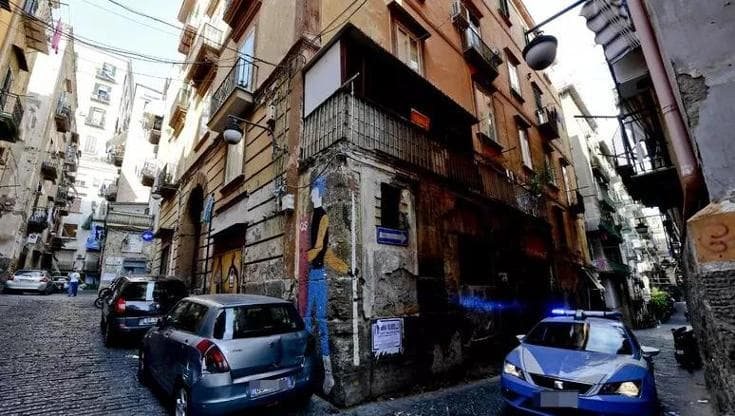 Assalti e spari ai Quartieri Spagnoli di Napoli: chi ferma la camorra?