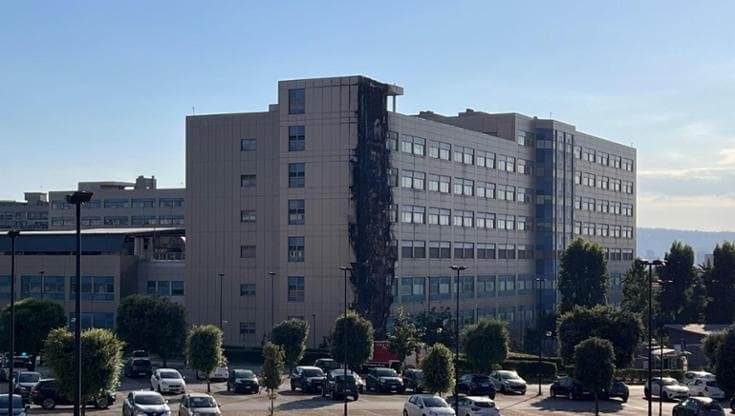 Femminicidio a Napoli: il tentato omicidio di una donna segna un’ulteriore caduta nella violenza domestica