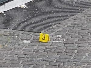 Il cuore di Napoli sanguina: sparatoria tra ragazze in zona orientale, un dramma inaccettabile
