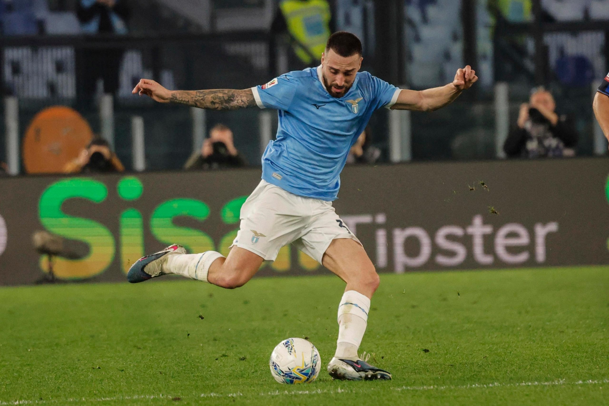 Mario Gila: il tesoro del calciomercato tra Napoli e Lazio in una sfida epocale