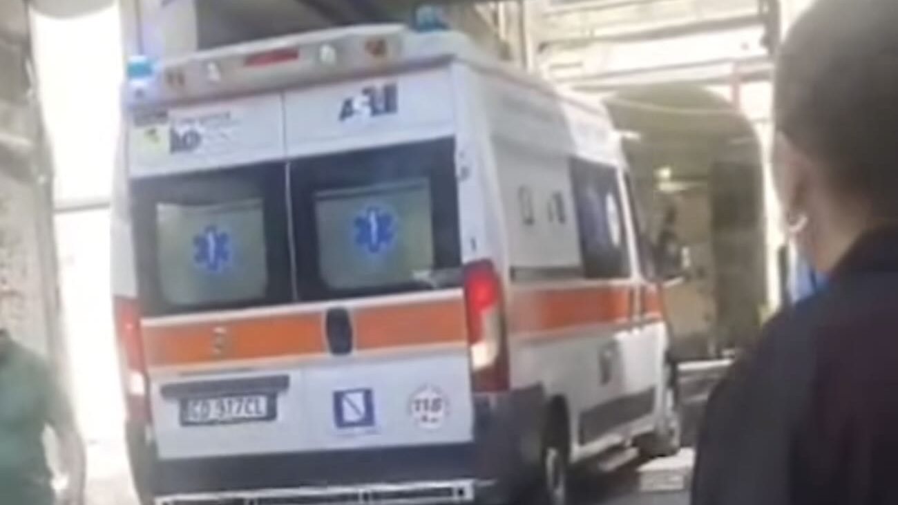 Napoli in Preda al Far West: Rapine e Aggressioni, Una Città Sotto Assedio?