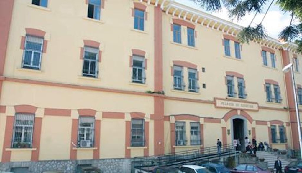 Angri, uomo narcotizza il marito e lo evirò: inizia il processo immediato per il crimine choc