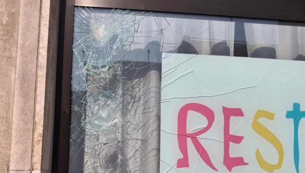 Vandali colpiscono la sede di Resta: il prefetto interviene per proteggere il territorio