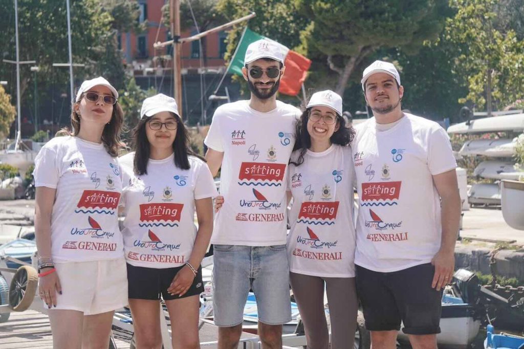 Golfo di Napoli, veleggiata di solidarietà: 10 anni di aiuto ai pazienti ematologici in festa
