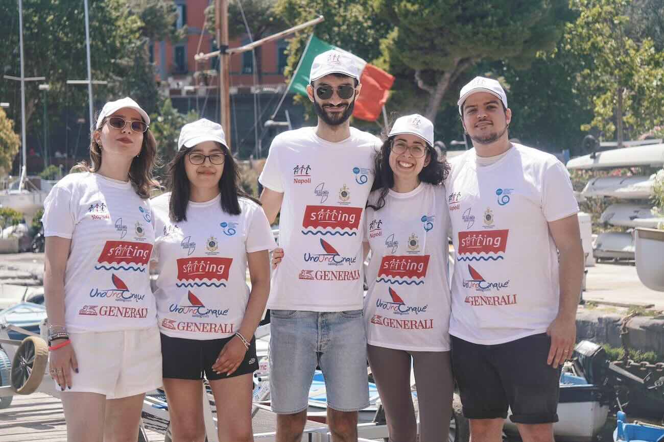 Golfo di Napoli, veleggiata di solidarietà: 10 anni di aiuto ai pazienti ematologici in festa
