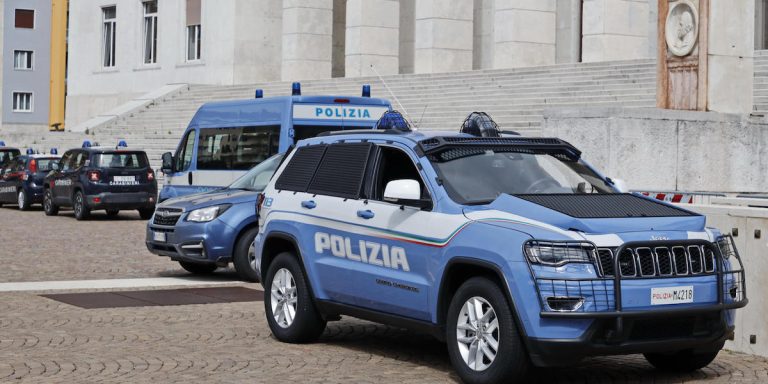 S.Antonio Abate, ferma la polizia: 16 kg di sigarette di contrabbando e hashish sequestrati