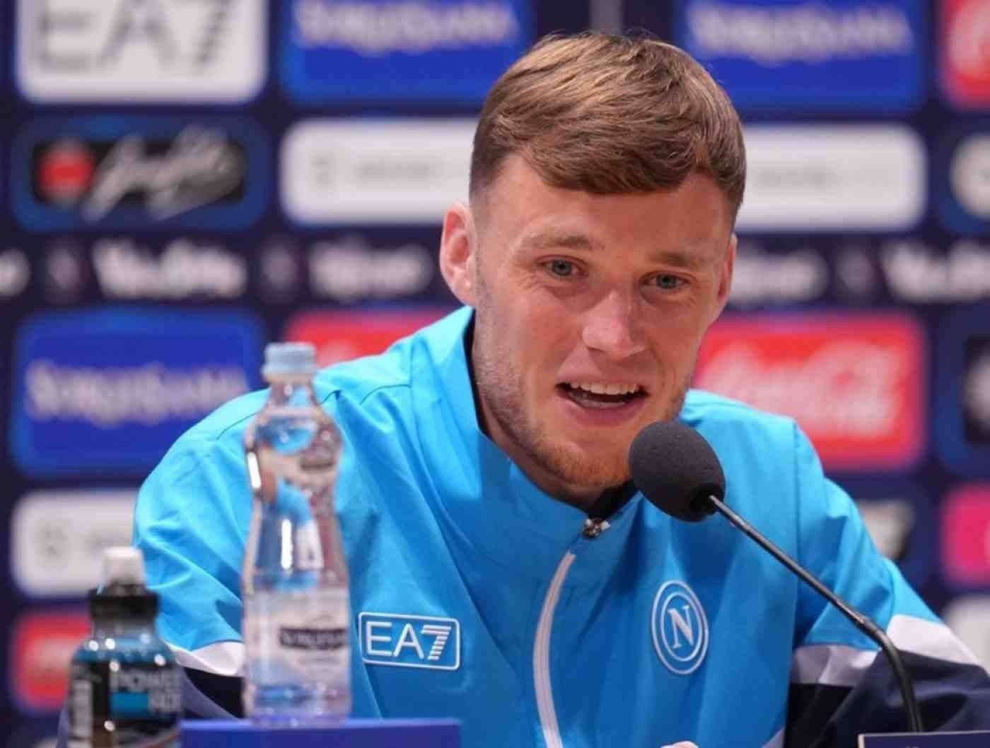 Beukema ideale per il Napoli di Allegri: il parere di Krol accende la speranza dei tifosi azzurri