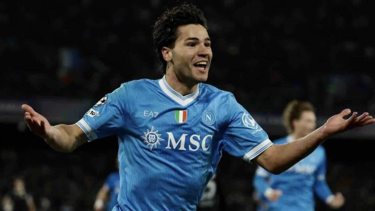 Napoli, Vergara firma fino al 2031: un segnale forte per il futuro azzurro!