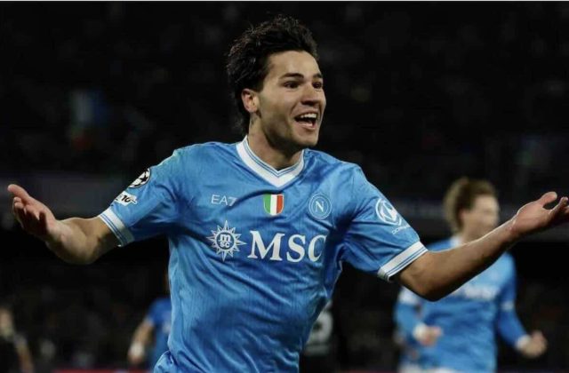Napoli, Vergara firma fino al 2031: un segnale forte per il futuro azzurro!