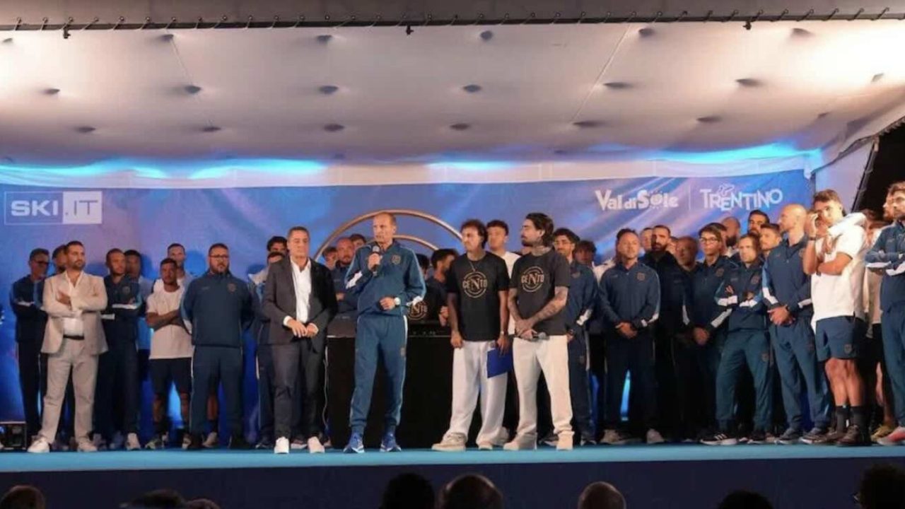 Napoli in festa a Dimaro: tre mila cuori azzurri acclamano Allegri e i ragazzi!