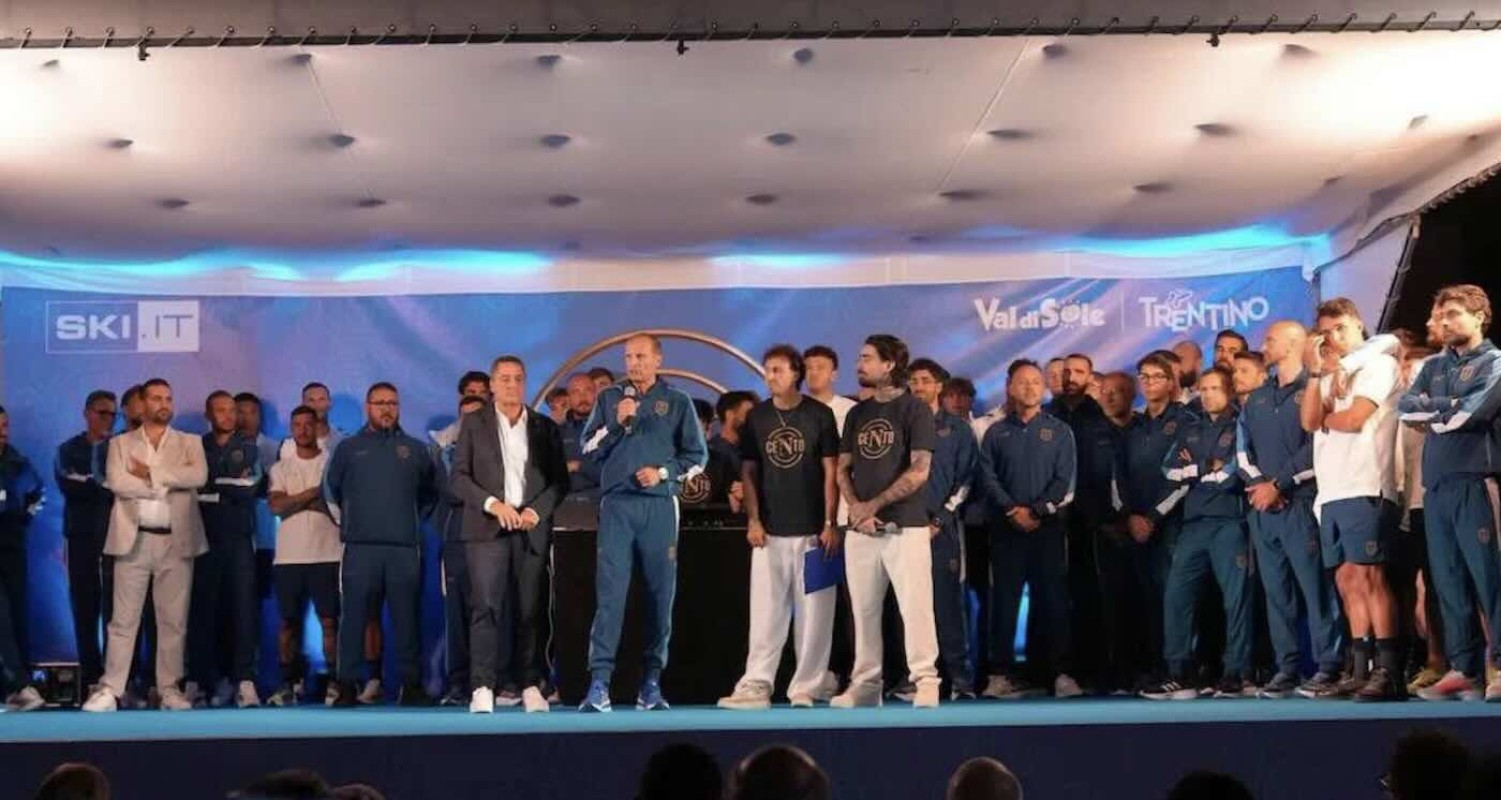 Napoli in festa a Dimaro: tre mila cuori azzurri acclamano Allegri e i ragazzi!