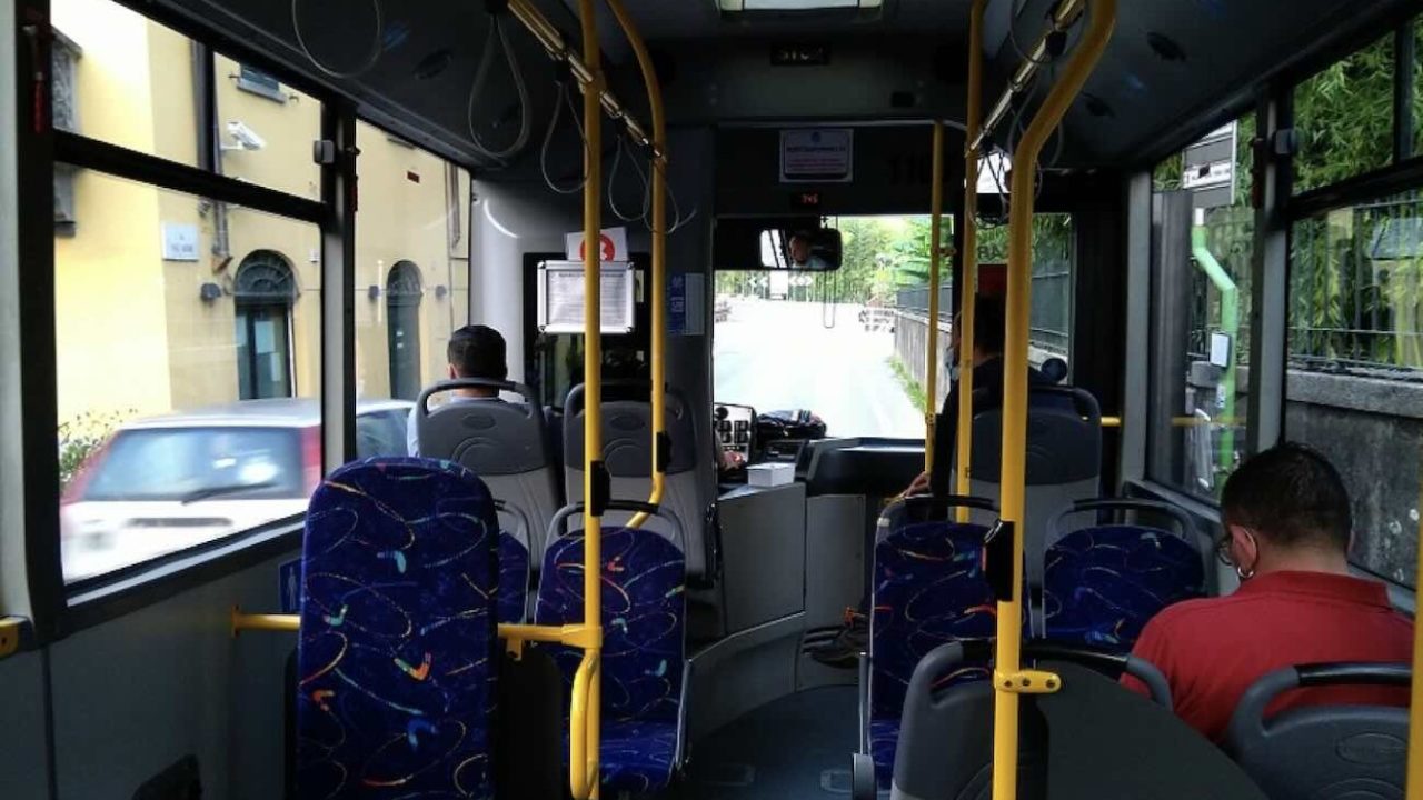 Violenza su un bus Napoli-Pescara: arrestato un 40enne, i passeggeri in allerta