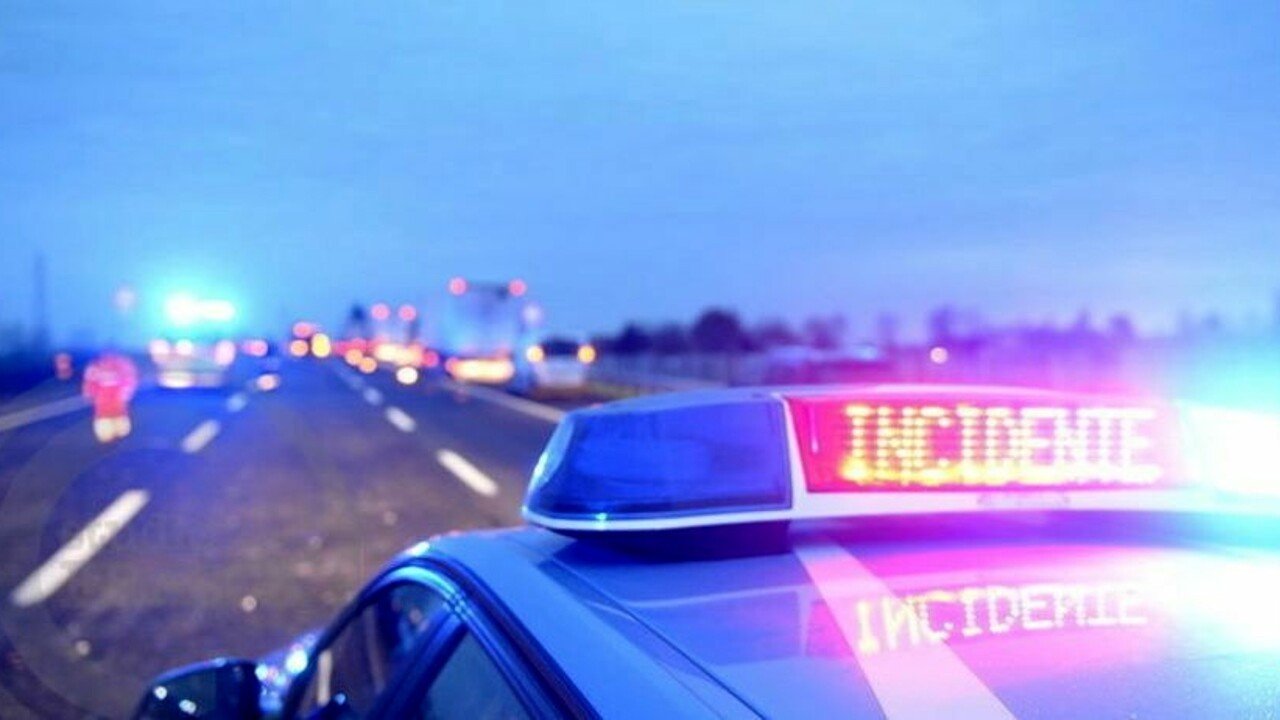 Acerra, incendio su Tir in transito: code interminabili sulla Statale 7 Bis verso Avellino
