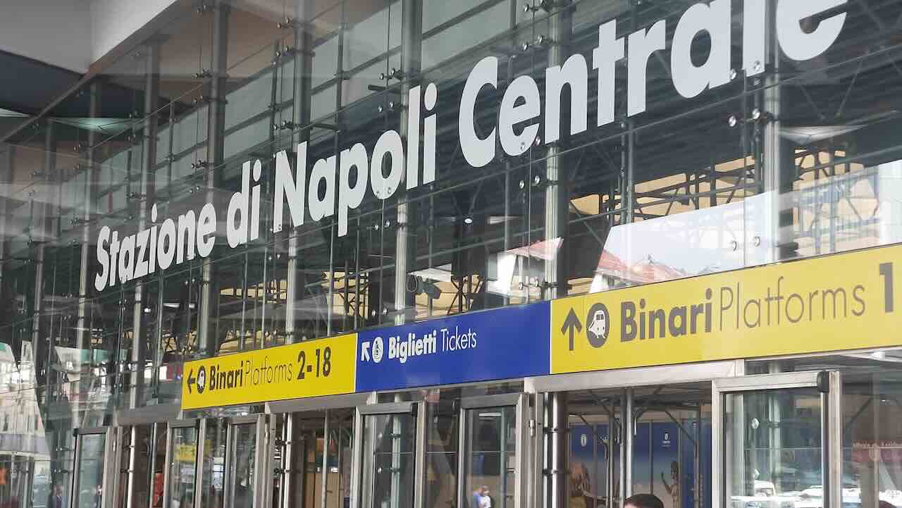 Piazza Garibaldi in allerta: quattro arresti per droga e violenze nel cuore di Napoli