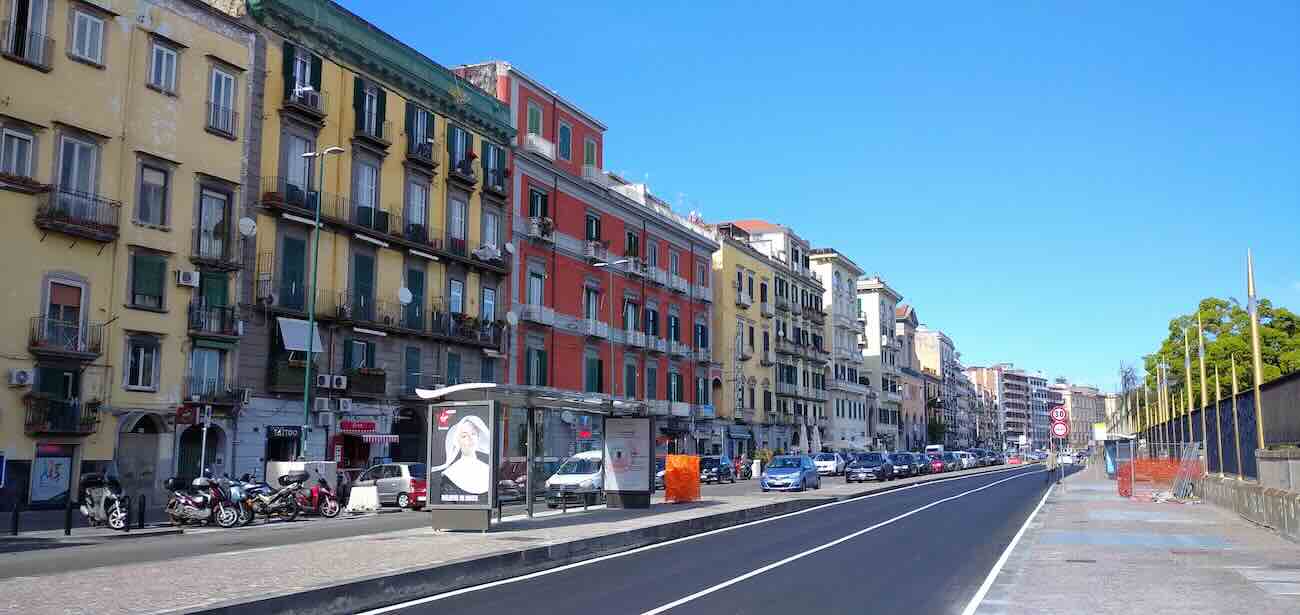 Riviera di Chiaia, cavo tranciato provoca danni: residenti sollevano il problema sicurezza