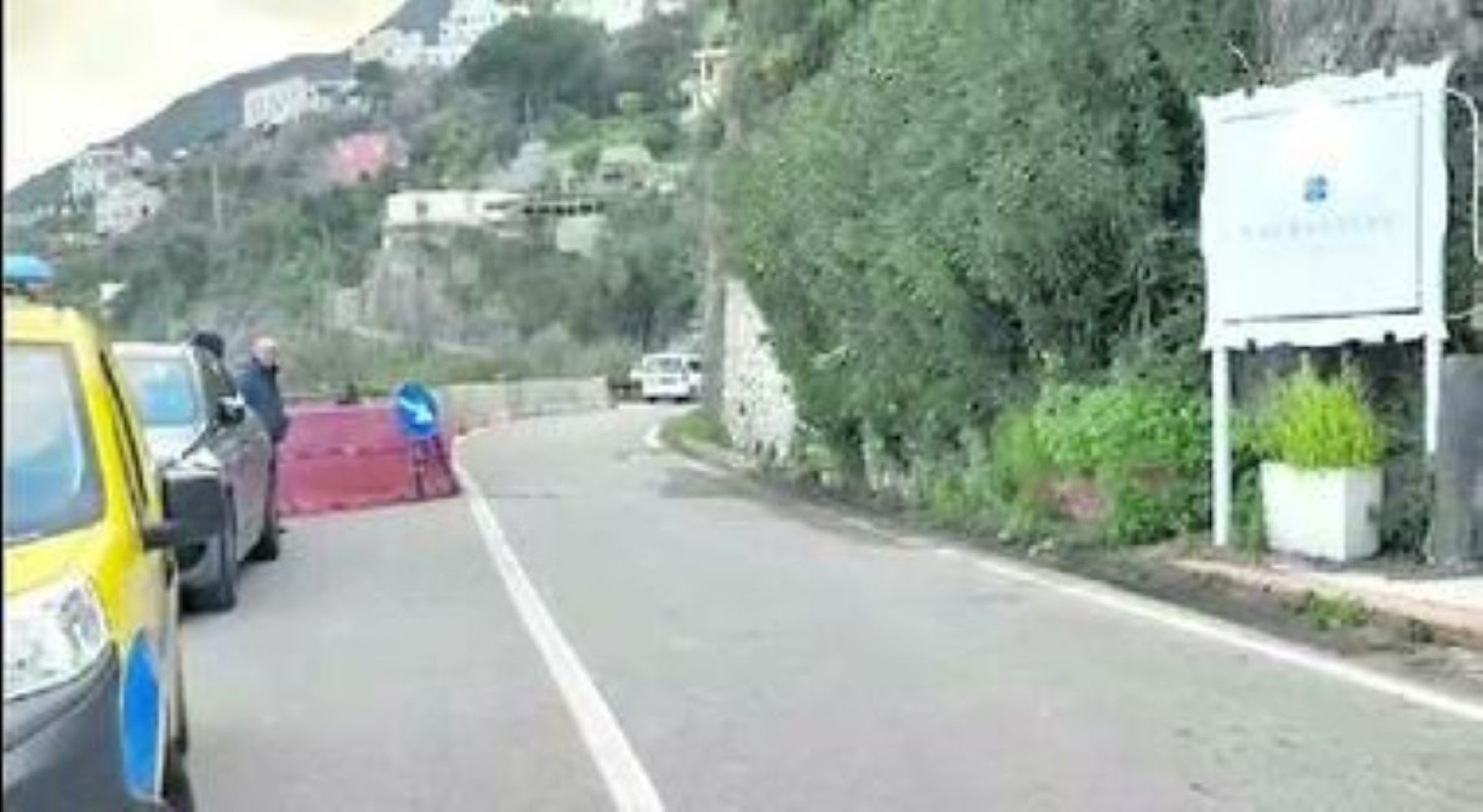 Amalfitana a Vico Equense: riaperta con senso unico, domani si torna alla normalità del traffico