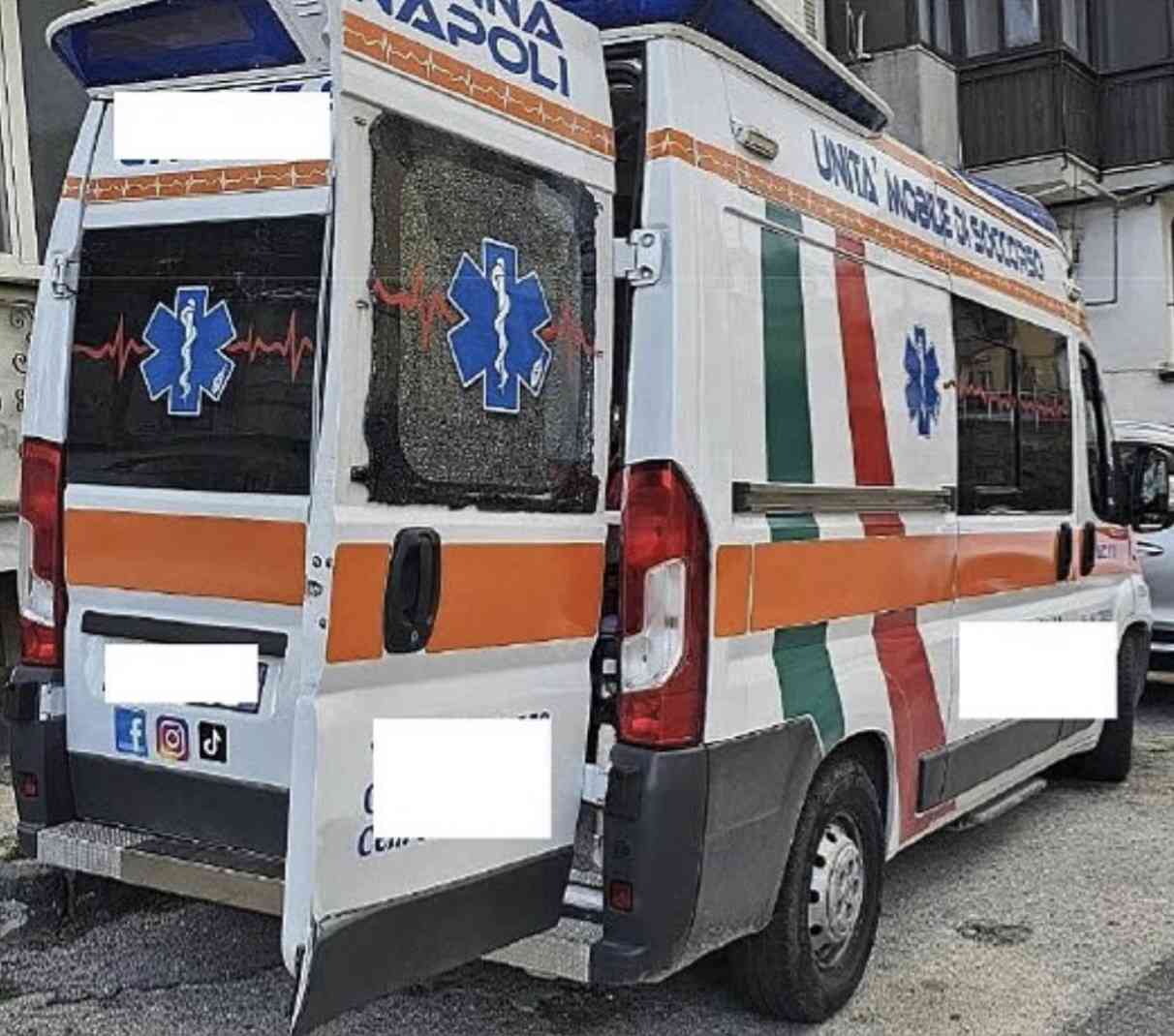 Parto d’emergenza in strada: mamma salvata dal 118 dopo un furgone in corsa